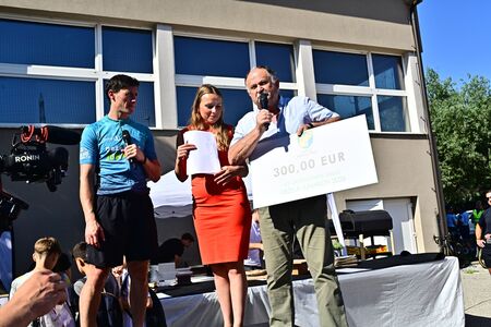Dezela Junakov v Mirni Peci (9)